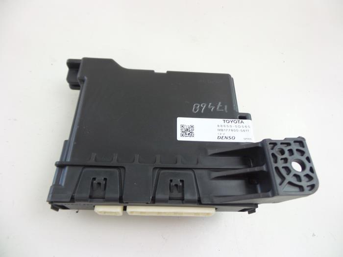 Used Cooling computer Toyota Yaris III (P13) 1.5 16V Hybrid Price € 40,00 Margin scheme offered by Autobedrijf Broekhuis B.V.