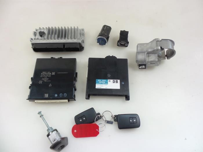 Used Injection computer Toyota Yaris III (P13) 1.5 16V Hybrid Price € 175,00 Margin scheme offered by Autobedrijf Broekhuis B.V.