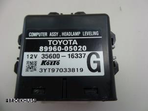 Używane Sterownik oswietlenia Toyota Avensis Wagon (T25/B1E) 2.4 16V VVT-i D4 Cena € 25,00 Procedura marży oferowane przez Autobedrijf Broekhuis B.V.