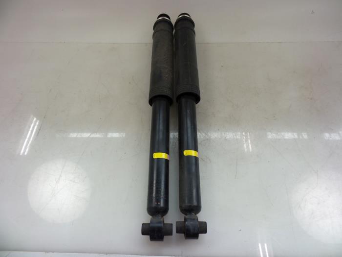 Shock absorber kit from a Toyota Auris Touring Sports (E18) 1.8 16V Hybrid 2015
