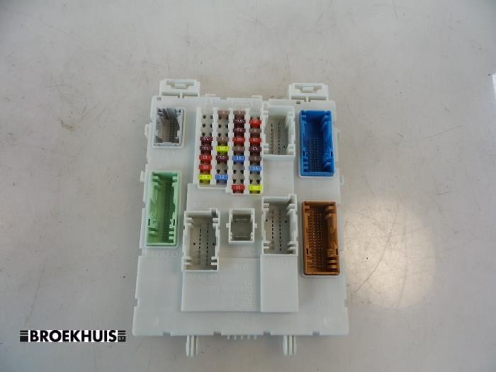 Volvo V40 Fuse Box