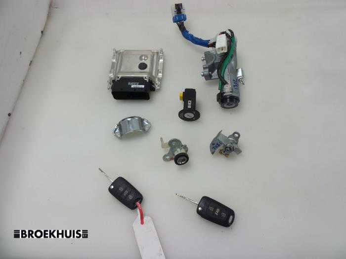 Used Injection computer Hyundai i10 (F5) 1.2i 16V Price € 125,00 Margin scheme offered by Autobedrijf Broekhuis B.V.
