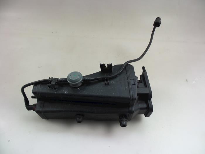 Gebrauchte Kohlenstofffilter Porsche 911 (996) 3.4 Carrera 4 24V Preis € 50,00 Margenregelung angeboten von Autobedrijf Broekhuis B.V.