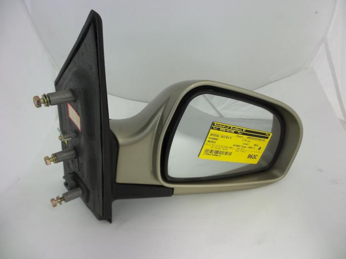 Wing mirror, right from a Hyundai Matrix 1.8 16V 2003