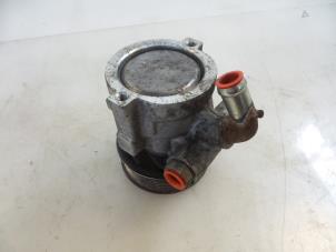 Used Power steering pump Iveco New Daily IV 35C12V, 35C12V/P, 35S12V, 35S12V/P Price € 60,50 Inclusive VAT offered by Autobedrijf Broekhuis B.V.