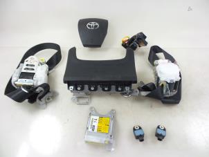 Usagé Kit + module airbag Toyota Prius (ZVW3) 1.8 16V Plug-in Prix € 450,00 Règlement à la marge proposé par Autobedrijf Broekhuis B.V.