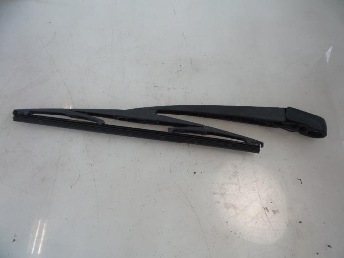 Rear wiper arm from a Subaru Forester (SH) 2.0D 2011