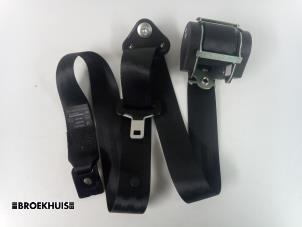 Used Rear seatbelt, right Renault Scénic III (JZ) 1.5 dCi 110 Price € 15,00 Margin scheme offered by Autobedrijf Broekhuis B.V.
