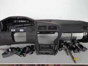 Used Airbag set + module Volvo V70 (SW) 2.4 D5 20V Price on request offered by Autobedrijf Broekhuis B.V.