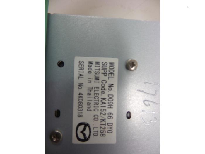 Antenne van een Mazda 2 (DJ/DL) 1.5 SkyActiv-G 90 2015
