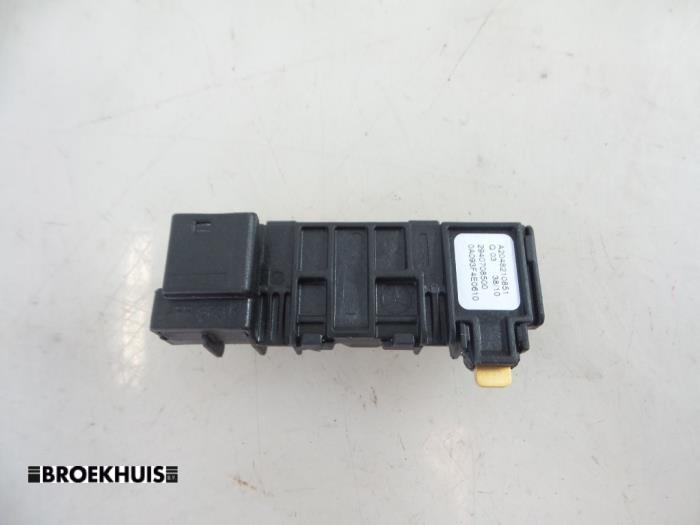 Begagnade Sensor (övriga) Mercedes E Estate (S212) E-220 CDI 16V BlueEfficiency Pris € 10,00 Marginaltabell erbjuds av Autobedrijf Broekhuis B.V.