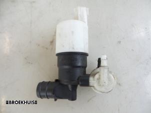 Used Windscreen washer pump Ford C-Max (DXA) 2.0 TDCi 16V Price € 7,50 Margin scheme offered by Autobedrijf Broekhuis B.V.