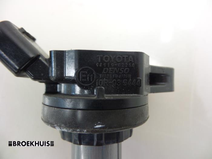 Ignition coil Toyota Auris Touring Sports 1.8 16V Hybrid 9091902258