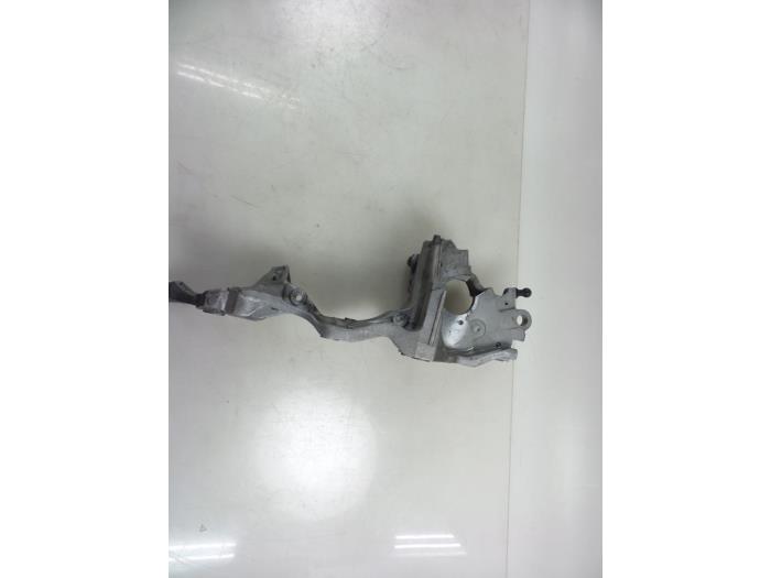 Support dynamo haut d'un Skoda Octavia Combi (5EAC) 1.6 TDI Greenline 16V 2014