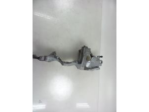 Support dynamo haut d'un Skoda Octavia Combi (5EAC) 1.6 TDI Greenline 16V 2014