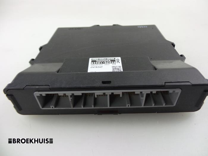 Computer hybrid battery from a Toyota Auris Touring Sports (E18) 1.8 16V Hybrid 2015