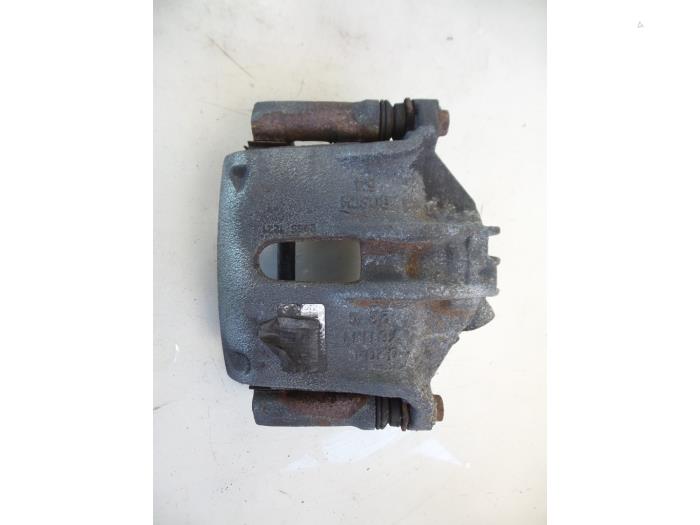 Usagé Etrier de frein avant gauche Citroen DS3 (SA) 1.6 Blue Hdi 100 Prix € 15,00 Règlement à la marge proposé par Autobedrijf Broekhuis B.V.