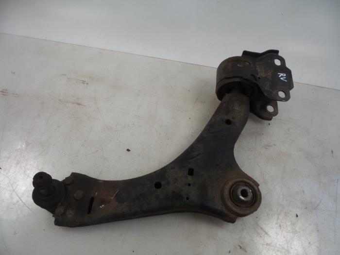 Front wishbone, right from a Ford S-Max (GBW) 2.0 TDCi 16V 140 2008