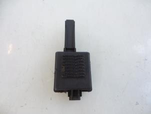 Usados Amplificador de antena Ford S-Max (GBW) 2.0 TDCi 16V 140 Precio € 15,00 Norma de margen ofrecido por Autobedrijf Broekhuis B.V.