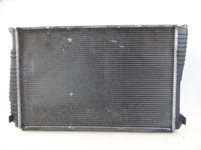Usagé Radiateur BMW X4 (F26) xDrive30d 24V Prix € 150,00 Règlement à la marge proposé par Autobedrijf Broekhuis B.V.
