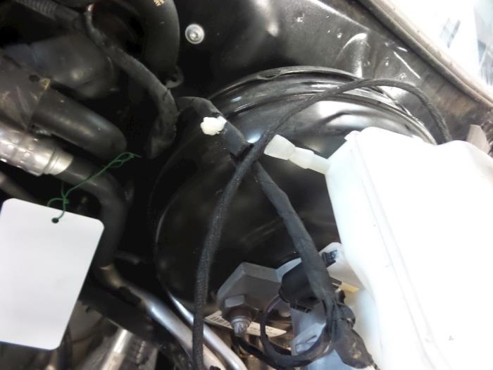 Usagé Servo frein Porsche Panamera (970) 4.8 V8 32V GTS Prix € 70,00 Règlement à la marge proposé par Autobedrijf Broekhuis B.V.