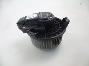 Usados Motor de ventilador de calefactor Toyota Auris (E15) 2.0 D-4D-F 16V Precio € 40,00 Norma de margen ofrecido por Autobedrijf Broekhuis B.V.