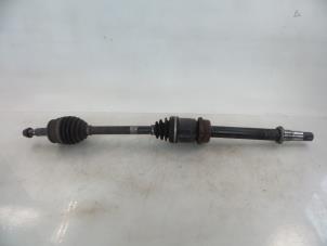 Used Front drive shaft, right Toyota Auris (E15) 2.0 D-4D-F 16V Price € 30,00 Margin scheme offered by Autobedrijf Broekhuis B.V.