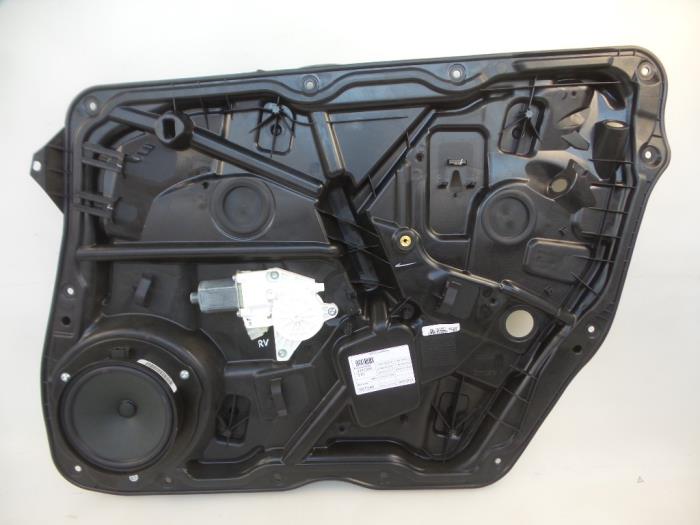 Begagnade Fönstermekanism, 4-dörrars, höger fram Mercedes ML III (166) 3.0 ML-350 BlueTEC V6 24V 4-Matic Pris € 50,00 Marginaltabell erbjuds av Autobedrijf Broekhuis B.V.