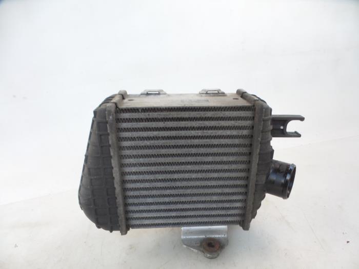 Usados Intercooler Hyundai Tucson (JM) 2.0 CRDi VGT 16V 4x2 Precio € 40,00 Norma de margen ofrecido por Autobedrijf Broekhuis B.V.
