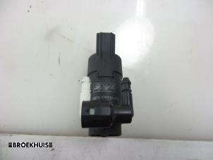 Used Windscreen washer pump Ford Focus C-Max 1.8 16V Price € 7,50 Margin scheme offered by Autobedrijf Broekhuis B.V.