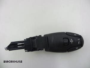 Used Steering wheel mounted radio control Peugeot 308 SW (4E/H) 1.6 VTI 16V Price € 15,00 Margin scheme offered by Autobedrijf Broekhuis B.V.