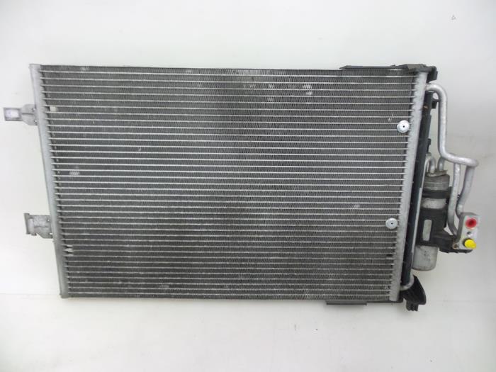 Usagé Radiateur clim Opel Corsa C (F08/68) 1.2 16V Twin Port Prix € 30,00 Règlement à la marge proposé par Autobedrijf Broekhuis B.V.
