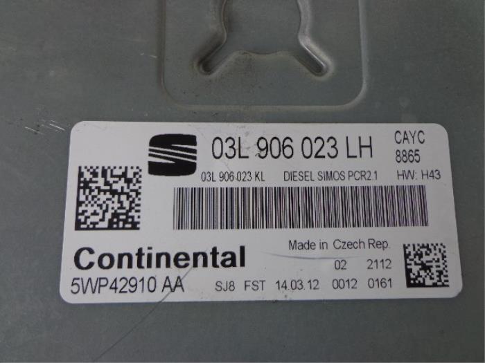 EinspritzSteuergerät van een Seat Leon (1P1) 1.6 TDI 16V 105 2012