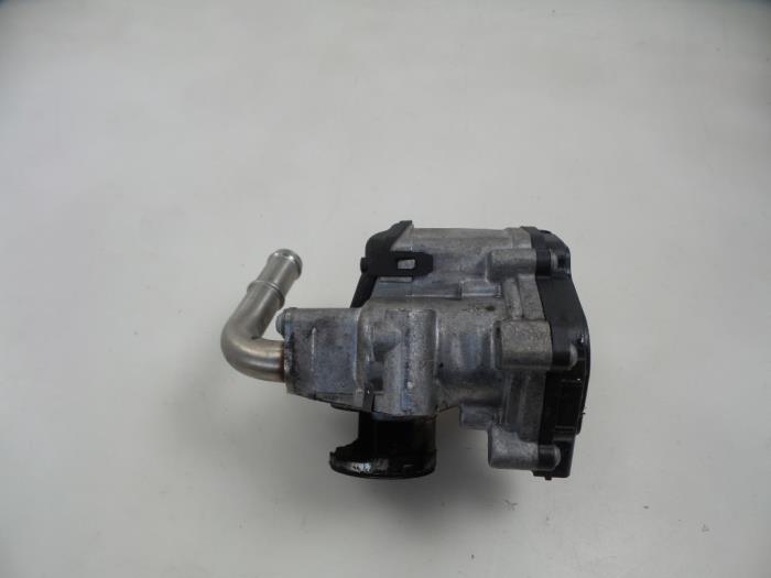 Usagé Valve RGE Volkswagen Passat Variant (3G5) 1.6 TDI 16V Prix € 40,00 Règlement à la marge proposé par Autobedrijf Broekhuis B.V.