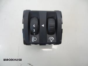 Used AIH headlight switch Renault Clio IV Estate/Grandtour (7R) 1.5 Energy dCi 90 FAP Price € 10,00 Margin scheme offered by Autobedrijf Broekhuis B.V.