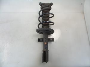 Used Front shock absorber rod, right Renault Clio IV Estate/Grandtour (7R) 1.5 Energy dCi 90 FAP Price € 50,00 Margin scheme offered by Autobedrijf Broekhuis B.V.