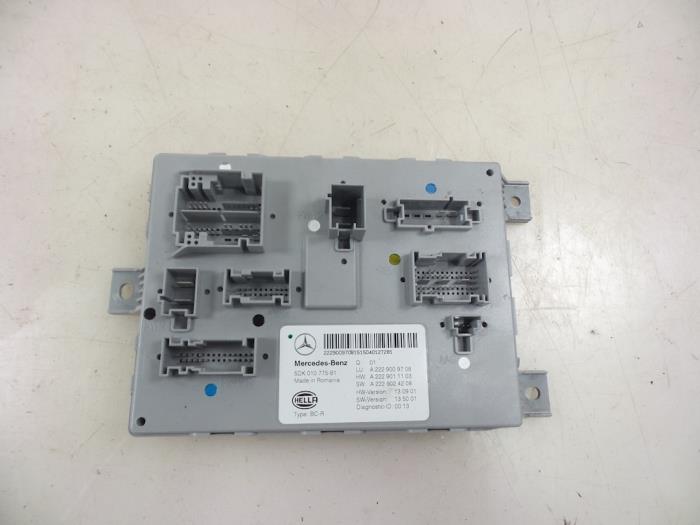 Usagé Module (divers) Mercedes C (W205) C-350 e 2.0 16V Prix € 125,00 Règlement à la marge proposé par Autobedrijf Broekhuis B.V.
