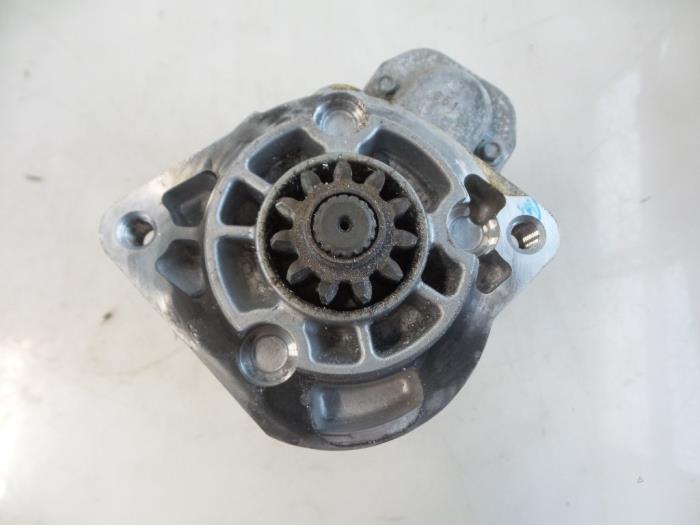 Startmotor från en Land Rover Range Rover IV (LG) 4.4 SDV8 32V 2014