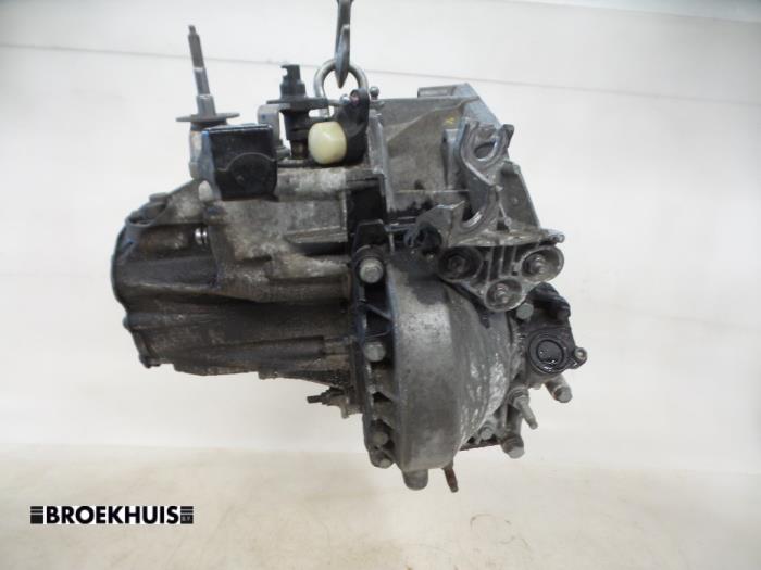 Gearbox from a Peugeot 308 SW (4E/H) 2.0 HDi 16V Euro 5 FAP 2011