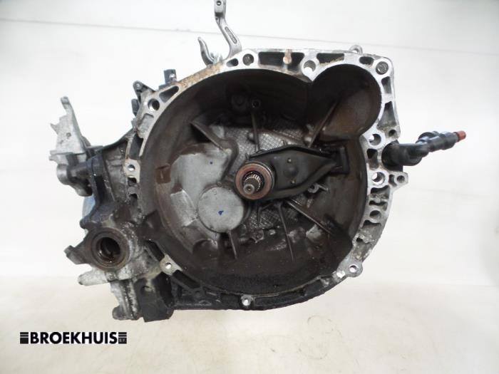 Gearbox from a Peugeot 308 SW (4E/H) 2.0 HDi 16V Euro 5 FAP 2011