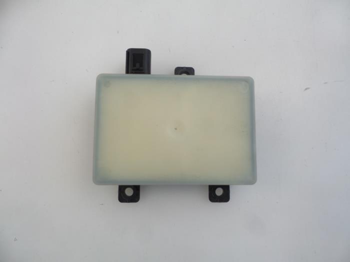 Begagnade Radarsensor Landrover Range Rover IV (LG) 4.4 SDV8 32V Pris € 175,00 Marginaltabell erbjuds av Autobedrijf Broekhuis B.V.