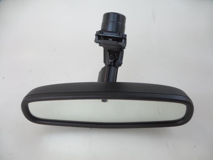 Rear view mirror from a Opel Insignia Sports Tourer 2.0 CDTI 16V 130 ecoFLEX 2013