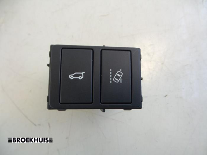 Używane Przelacznik Landrover Discovery Sport (LC) 2.0 TD4 180 16V Cena € 20,00 Procedura marży oferowane przez Autobedrijf Broekhuis B.V.