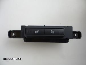 Used Seat heating switch Landrover Discovery Sport (LC) 2.0 TD4 180 16V Price € 30,00 Margin scheme offered by Autobedrijf Broekhuis B.V.