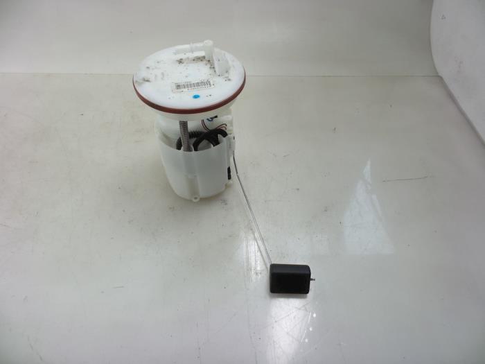 Bomba eléctrica de combustible de un Mazda 6 SportBreak (GJ/GH/GL) 2.0 Skyactiv G 145 16V 2013