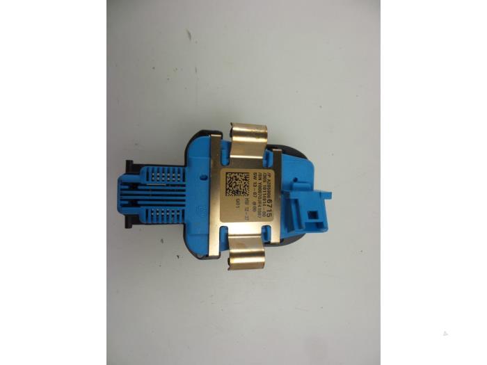 Begagnade Regnsensor Mercedes C (W205) C-350 e 2.0 16V Pris € 35,00 Marginaltabell erbjuds av Autobedrijf Broekhuis B.V.