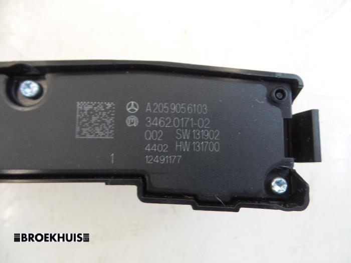 Interruptor de un Mercedes-Benz C Estate (S205) C-220 CDI BlueTEC, C-220 d 2.2 16V 2014
