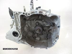 Used Gearbox Renault Clio III (BR/CR) 1.2 16V 75 Price on request offered by Autobedrijf Broekhuis B.V.