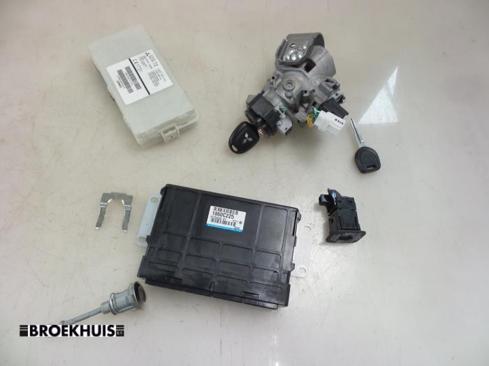 Used Injection computer Mitsubishi Space Star (A0) 1.0 12V Price € 200,00 Margin scheme offered by Autobedrijf Broekhuis B.V.