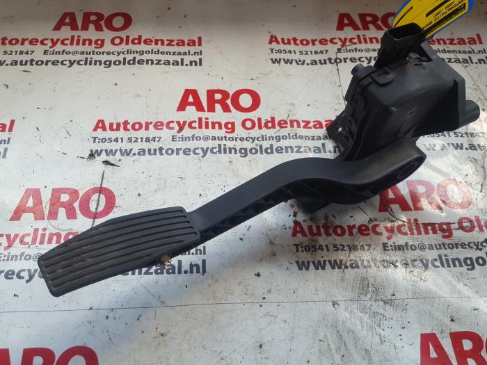 Throttle pedal position sensor Opel Corsa C 1.2 16V 9129423 Z12XE